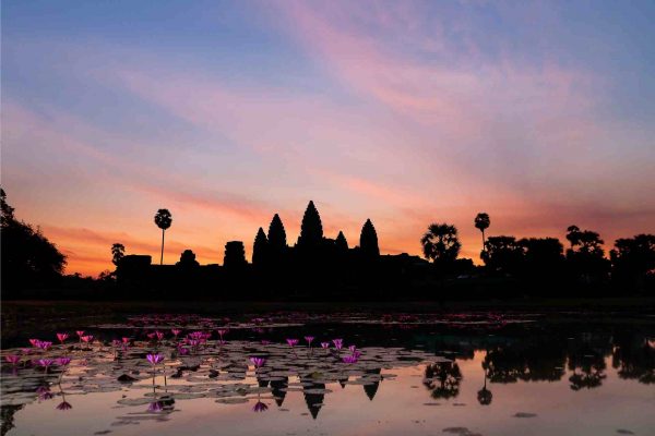 Angkor Temple Sunrise Tour & Champagne Breakfast 1