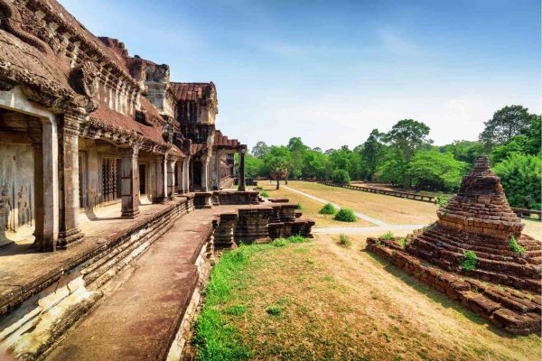 Angkor Temple Sunrise Tour & Champagne Breakfast 3