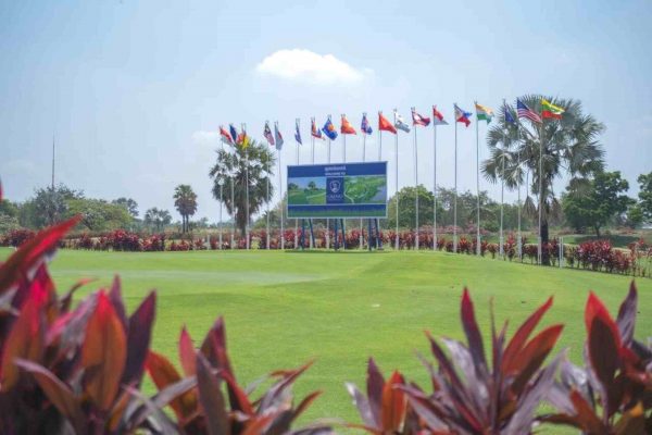 Complete golf break tour package from Asia for Holiday