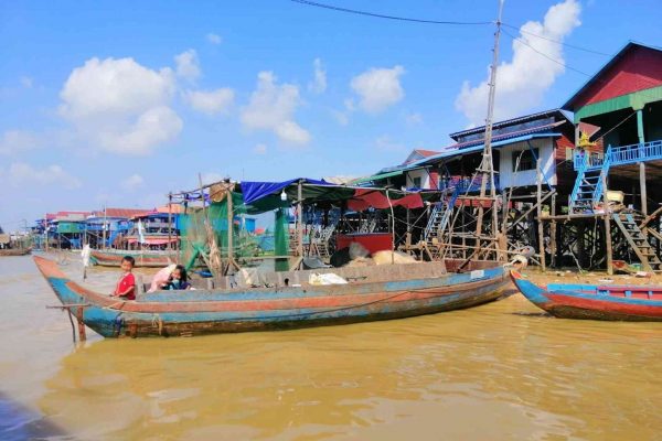 Private Floating Villages and Leather Carving Tour 4