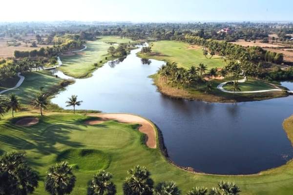 Complete Golf Break Tour Package - the course and the banks