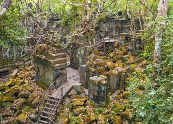 The Wonders of Cambodia's Temples Beng Mealea Temple post about how to visit the most secret temples of Cambodia